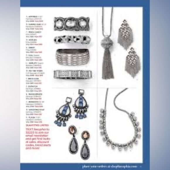 Lia Sophia On The Town Hinged Bangle Bracelet NWT🏷 - Picture 10 of 10